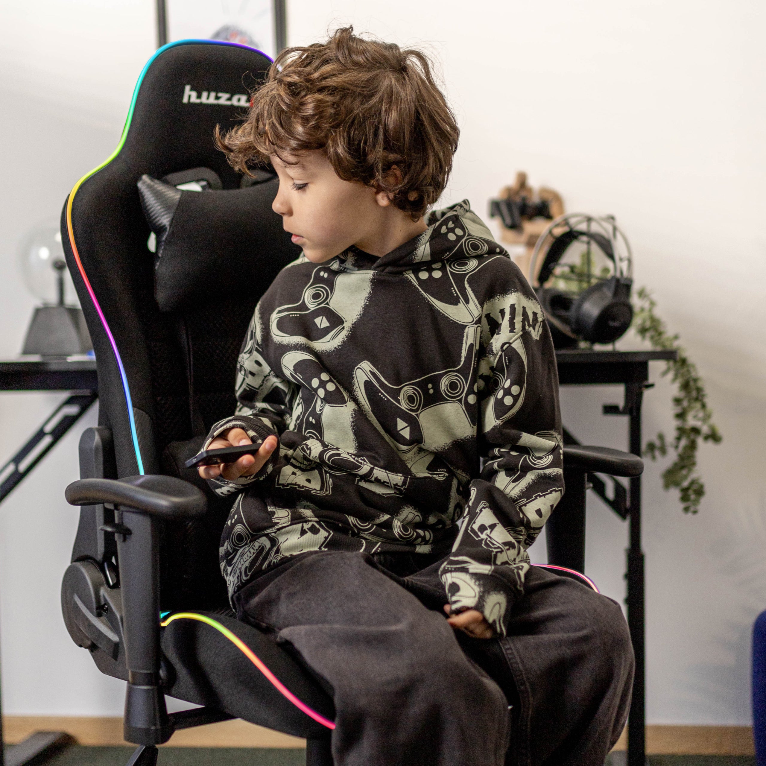 Sillón gaming para niños HUZARO RANGER 6.0 RGB Black Mesh