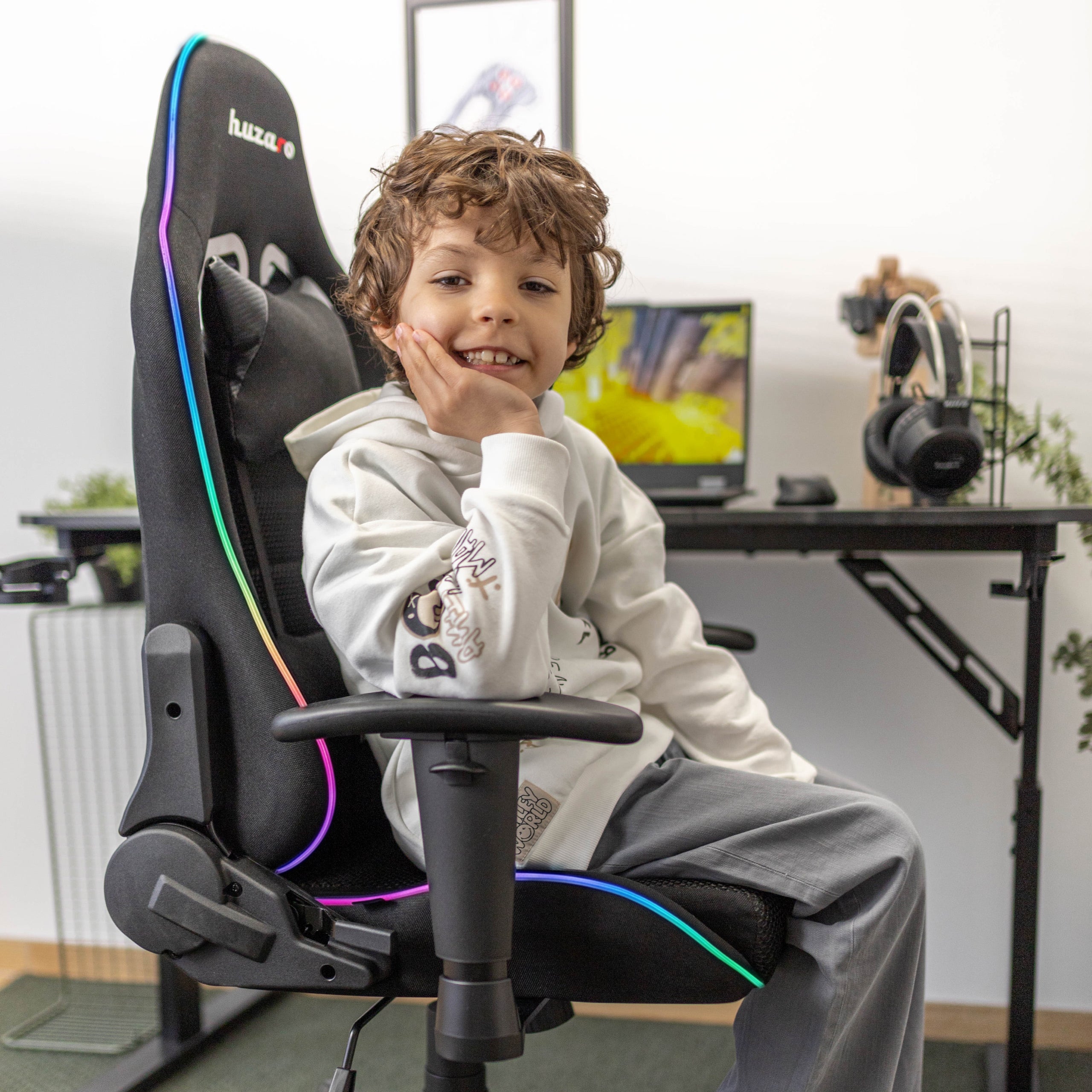 Sillón gaming para niños HUZARO RANGER 6.0 RGB Black Mesh